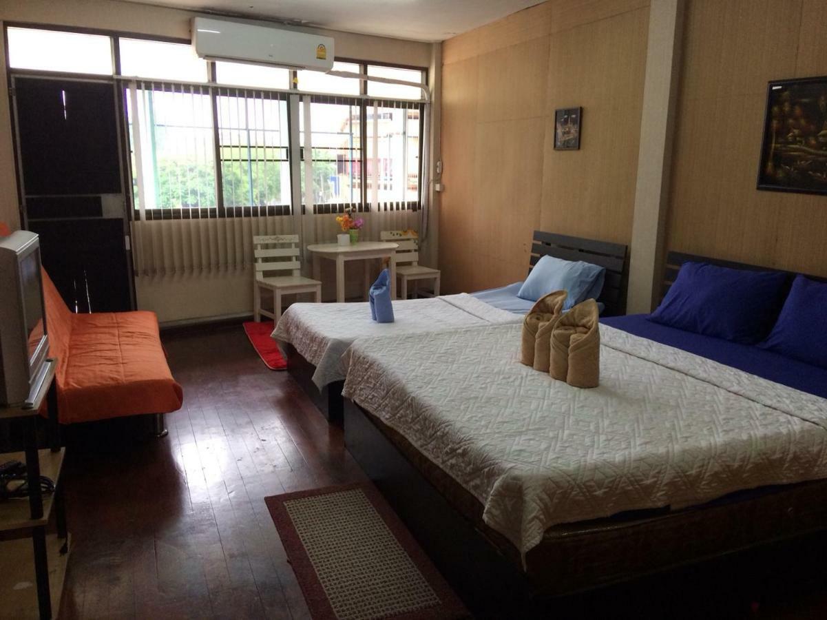 Changphuakgate Guesthouse Chiang Mai Exterior foto